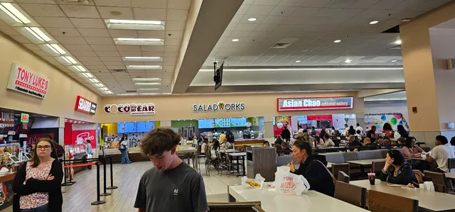 Philadelphia Premium Outlets Food Court