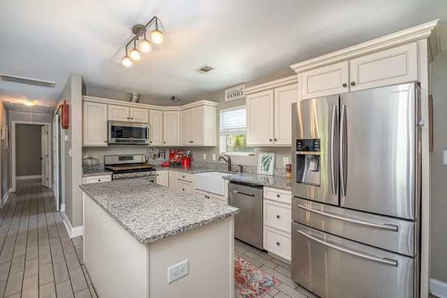 Tori Williams Adcock of Seaport Real Estate