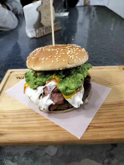 Hamburguesas La Capital