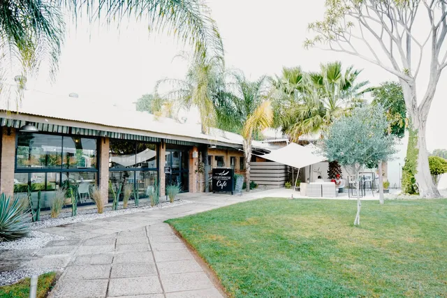 Lighthouse Cafe & Guesthouse