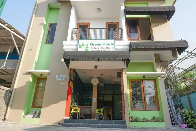 RedDoorz near Kemang Square