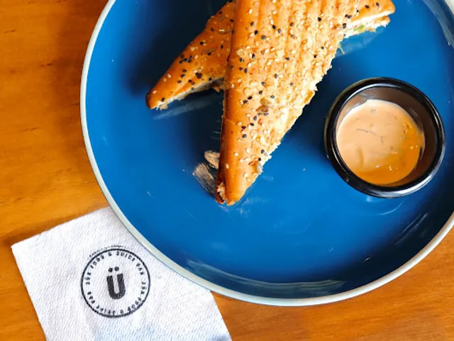 JÜX Food & Juice Bar