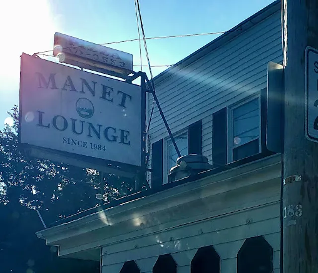 Manet Lounge