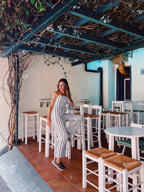 Paraporti - The Hidden Door