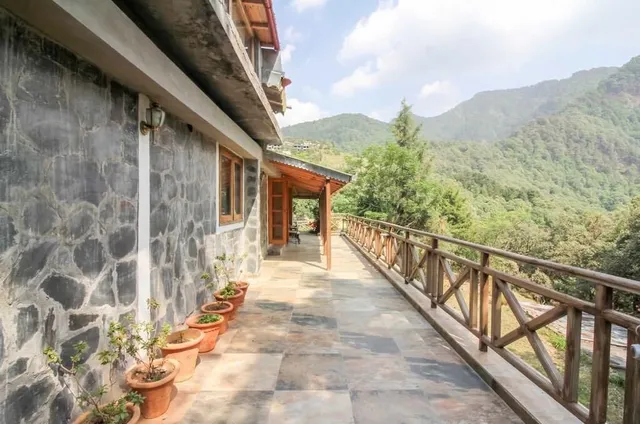 Woodside Retreat Pangot