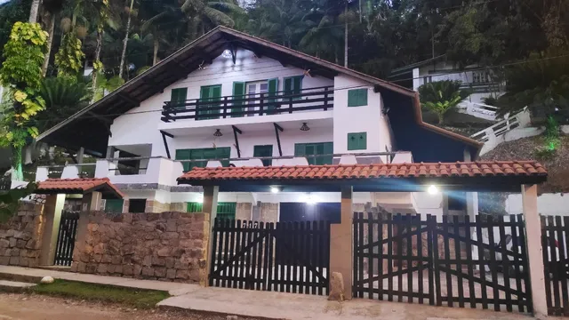 Lazarus Beach Chalets