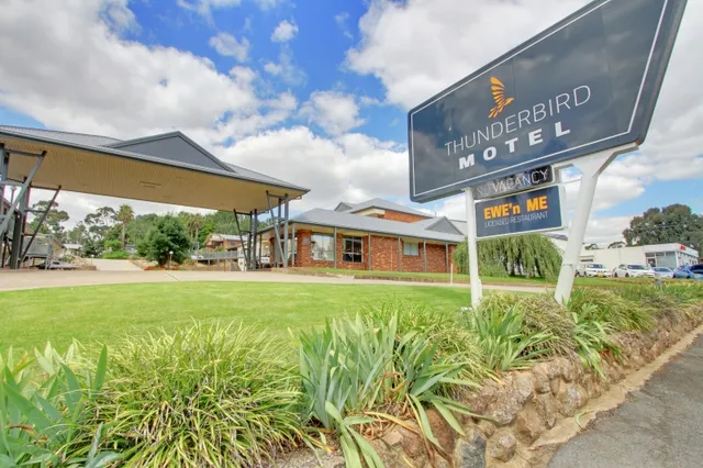 Thunderbird Motel