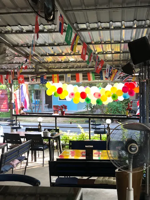 Bee Bees Sports Bar & Restaurant