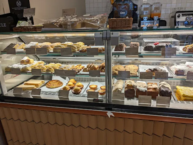 Jeronymo S. Bento Station