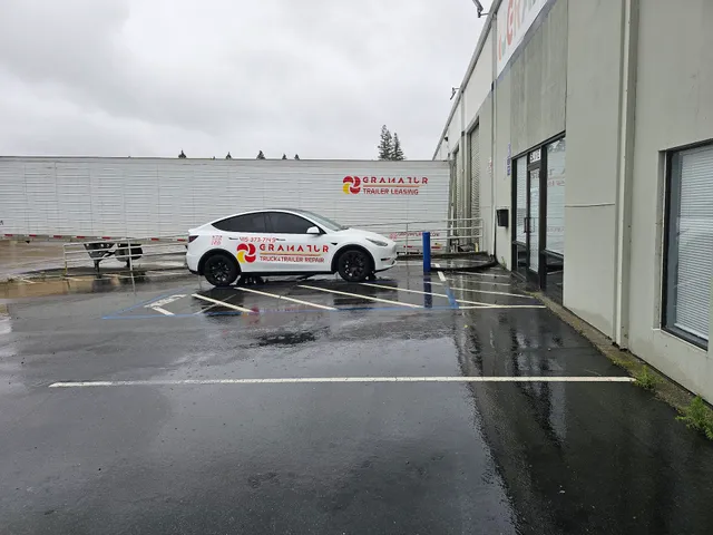 Gramatur ( truck and trailer repair, roadside service, cross-dock) Towing