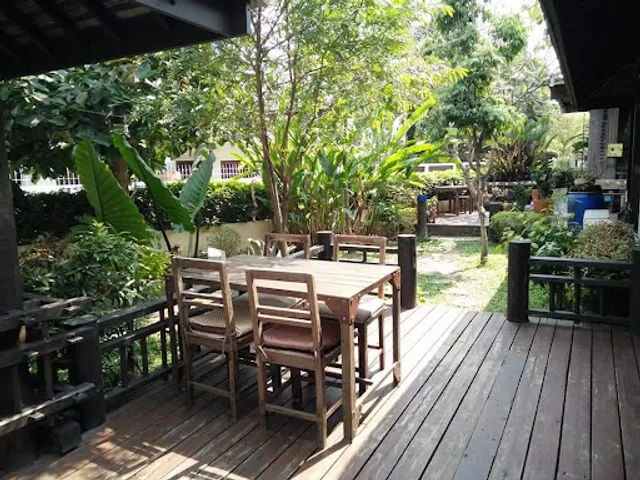 TEAK TABLE Coffee & Eatery
