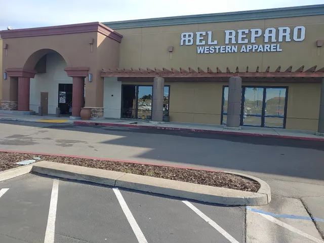 El Reparo Boots Salinas