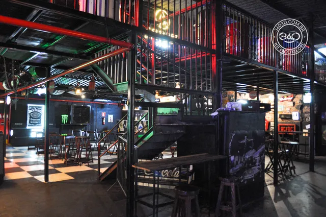 Underground Black Pub