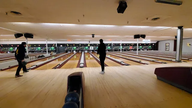 Hoebowl Bowling Center