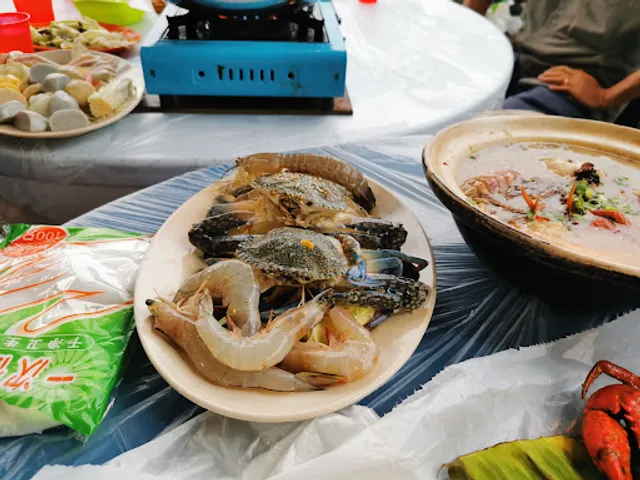港口海鲜村 - bukit Tambun. simpan empat Sheng Ji Curry Seafood