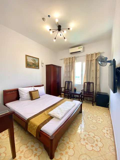 Khách Sạn Bạch Dương