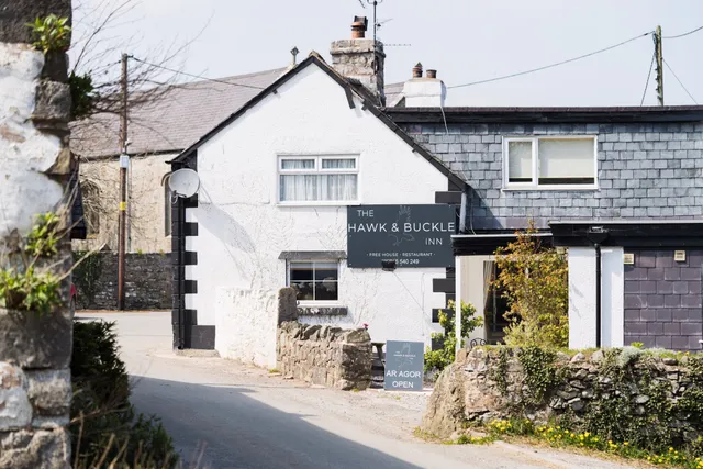 The Hawk & Buckle Inn
