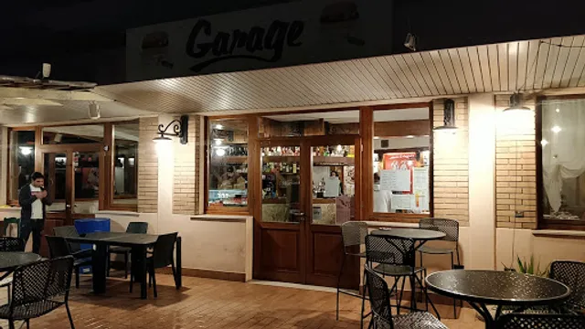 Garage Hamburger & Pub