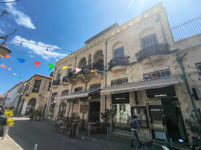 Alinea Lano Old Town Center