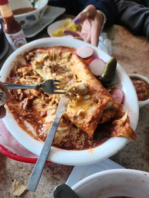 Mariscos El Puerto Escondido - Inglewood 3