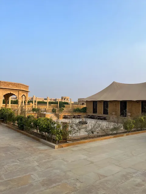 GOLDEN GATE Restaurant