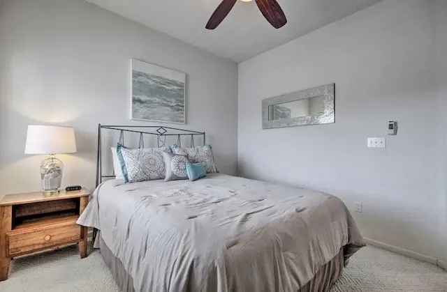 Lucy's Lakeside Retreat