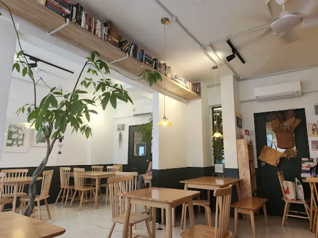 Three Guys Cafe @ Mahsa Avenue (8.30pm Last Call) No Reservation 😉