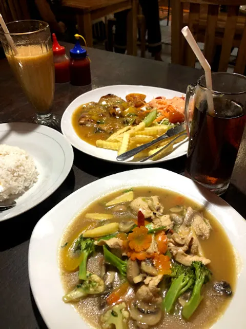 Warung Under Merkury