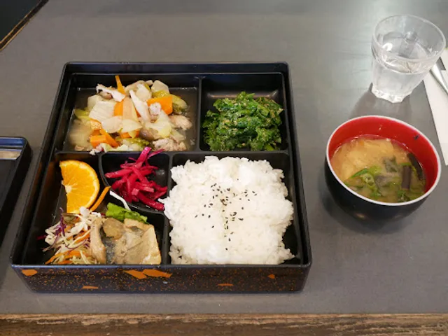 リブ・キッチン