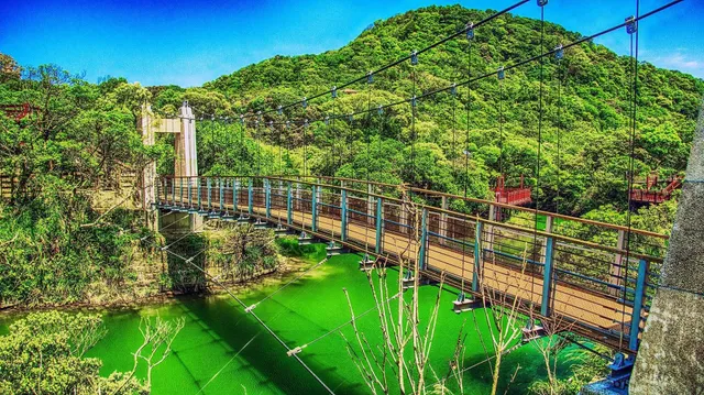 Lovers Lake Suspension Bridge