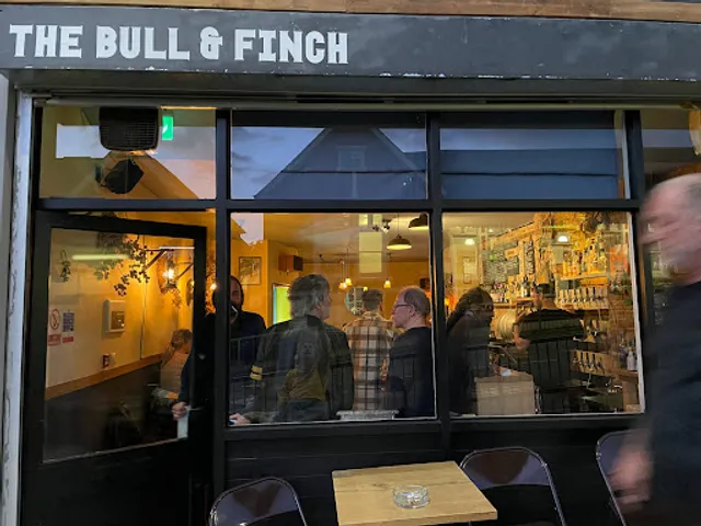 The Bull & Finch