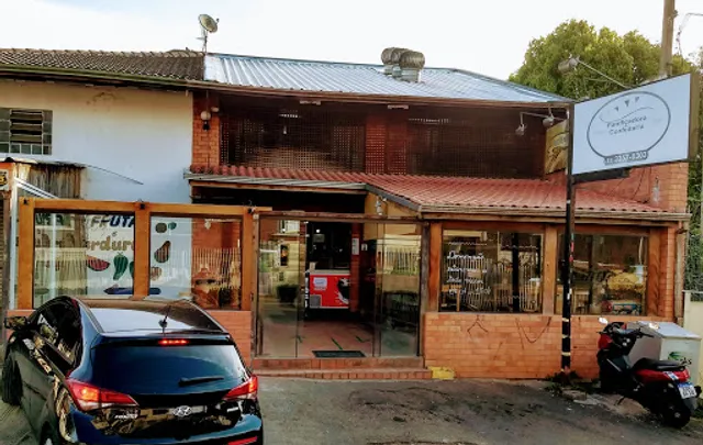 Panificadora e Confeitaria Doce Mel Nazaré LTDA