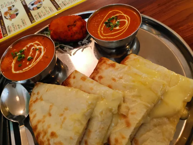 Taj Mahal Everest Karasuma Oike