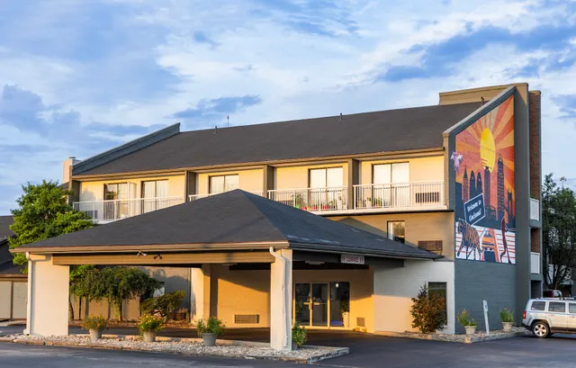 Days Inn by Wyndham Cincinnati East