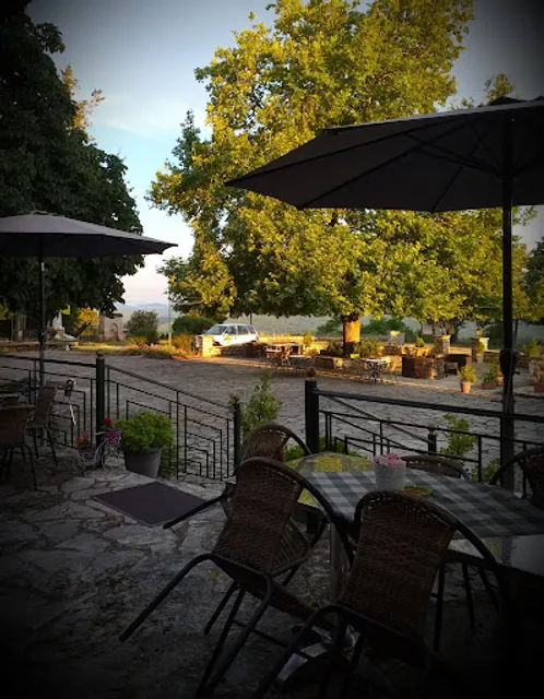 Παραδοσιακό Καφενείον "Κάτω Μερόπη"