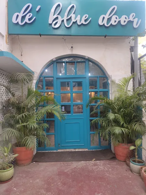de' blue door café & kitchen