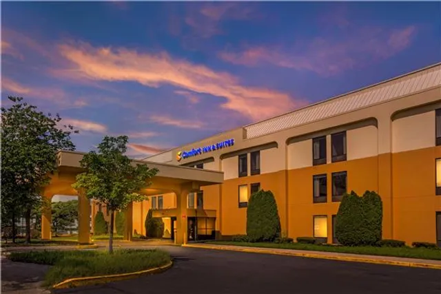 Comfort Inn & Suites Mt. Holly - Westampton