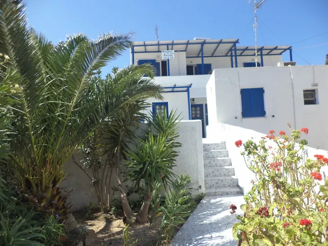 Marina's Studios Serifos