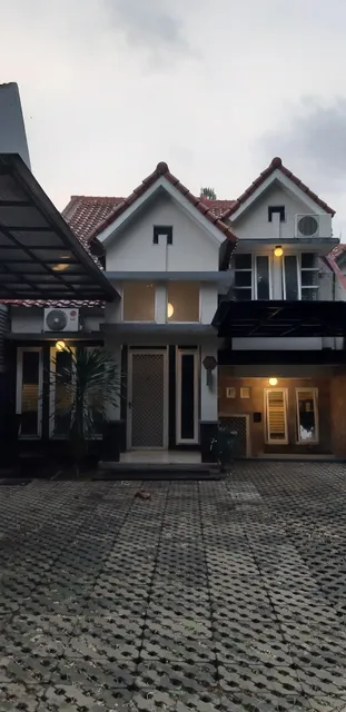 OYO 93932 Paviliun Dr Edison Syariah