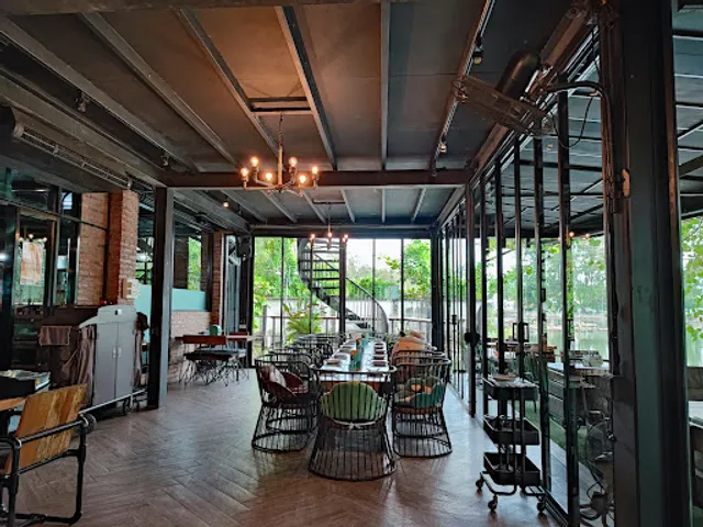 Gluay Nam Wah Restaurant