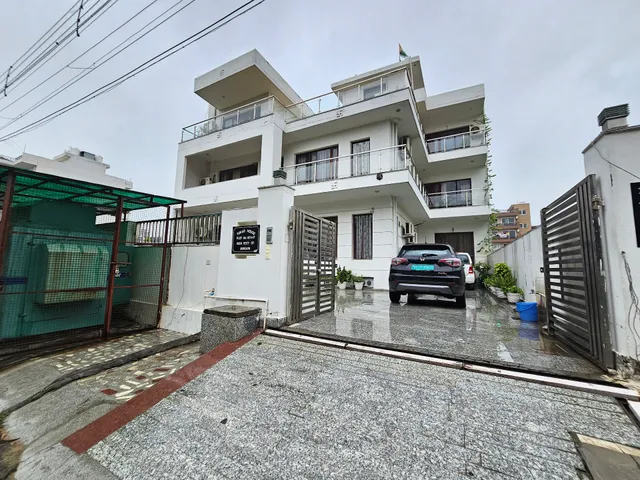 Hotel Ashiyana Elite, Near golf course road