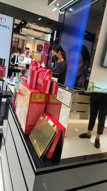 Estee Lauder 雅詩蘭黛