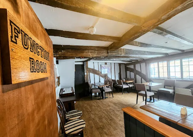 Franks Restaurant and Mussel Bar