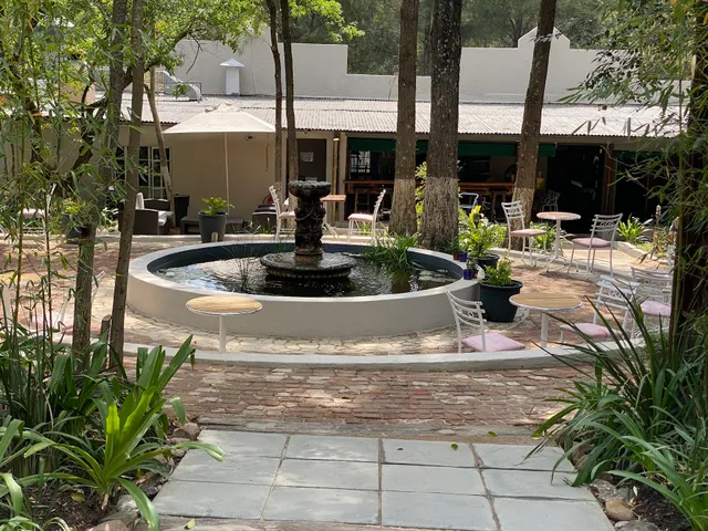 La Moor Country Venue & Eatery