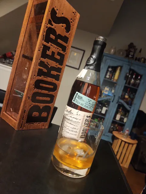 Larkspur Liquor Store