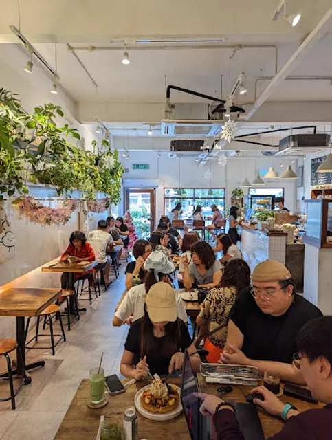 Fluffed Cafe @ Taman Paramount