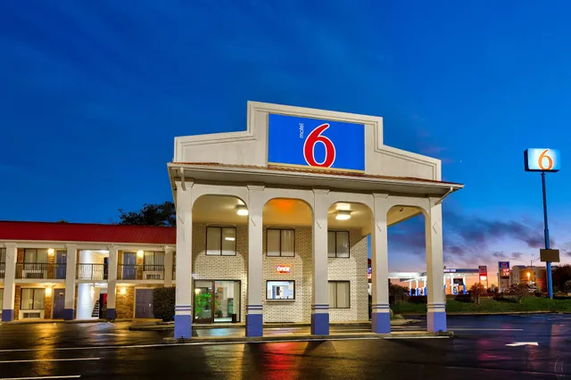 Motel 6 Cookeville, TN