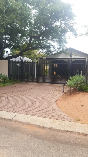 Chariots Guest House