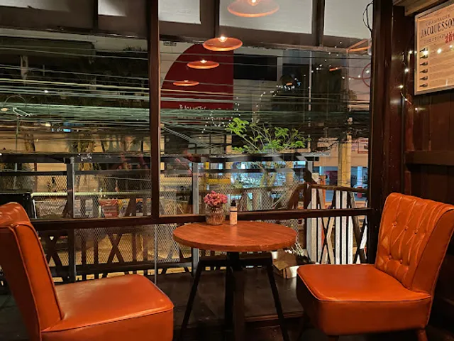 CRU 2nd floor wine bar