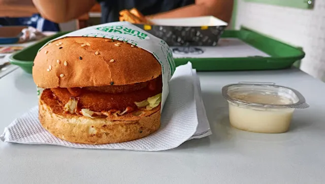 Biggies Burger : Kharvela Nagar (100% Veg)